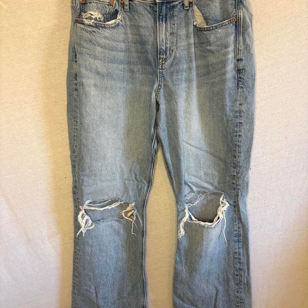 American Eagle 90s Bootcut Women's size 12 Light wash distressed ripped Jeans